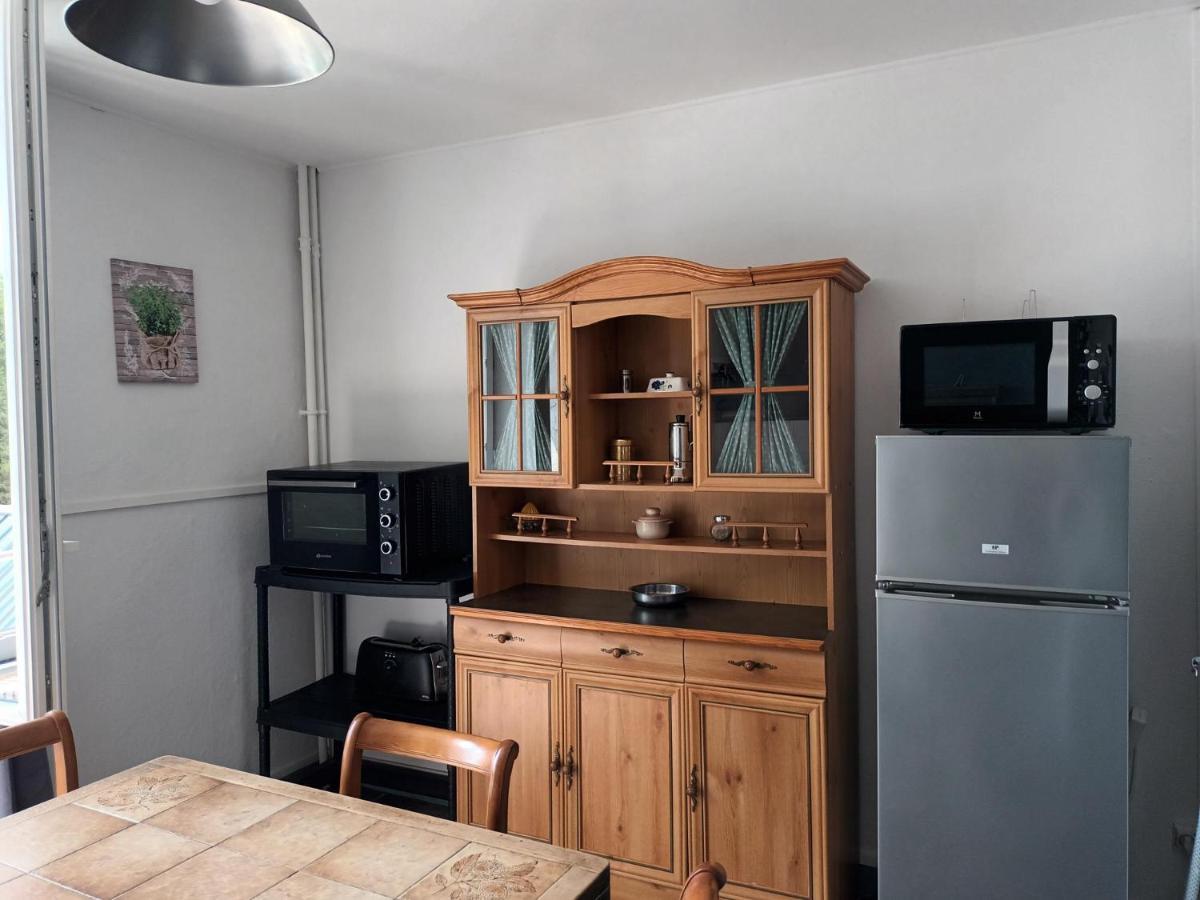 Appartement Chaleureux De 82M2 Proche De Vulcania Pontaumur Eksteriør billede