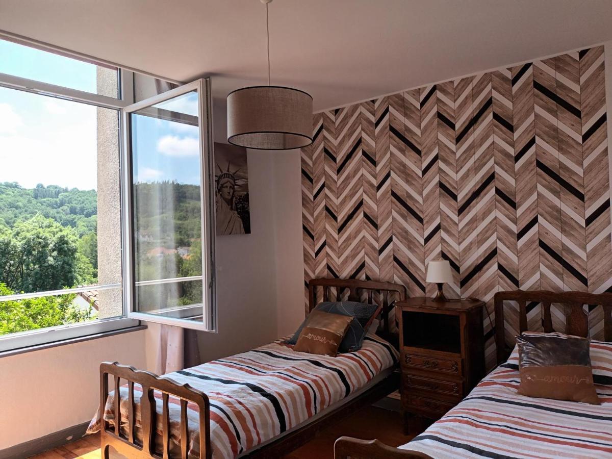 Appartement Chaleureux De 82M2 Proche De Vulcania Pontaumur Eksteriør billede